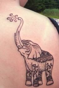背中のインドパターンの象のタトゥーパターン