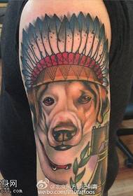 肩膀印第安的狗纹身图案