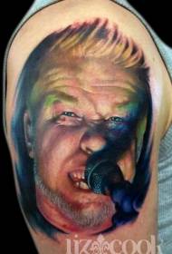 Iso laulaja muotokuva värillinen tatuointi malli