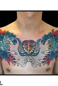 Modello di tatuaggio maschera di peonia sulla spalla