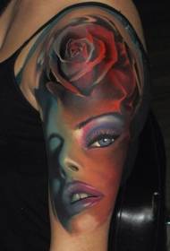 Moderni ženski portret v tradicionalnem slogu, vzorec tatoo rose
