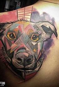 Olkapään väri koiran tatuointikuvio
