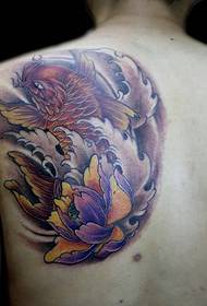 炯炯 Isten hátsó vállának vörös ponty tetoválása
