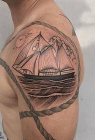 Ŝultro linio velŝipo tatuaje ŝablono