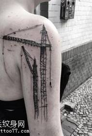 Padrão de tatuagem de guindaste de torre de ombro