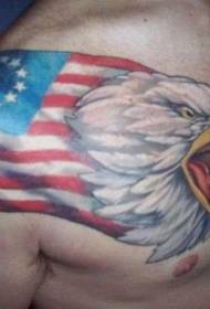 Плечовий орел з американським прапором татуювання візерунком