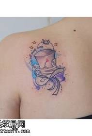 Patrón de tatuaje de sombrero de acuarela de hombro