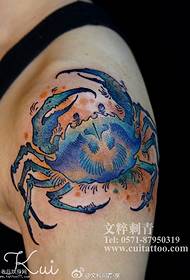 Modello di tatuaggio di granchio a otto artigli sulla spalla