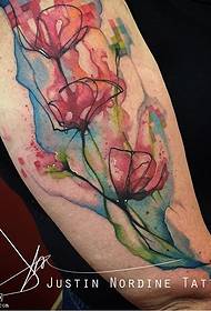 Piccolo modello di tatuaggio floreale con inchiostro a spalla