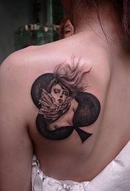 Жіноче заднє плече красиві естетичні татуювання візерунок