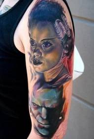 Moški in ženski portretni vzorec tatoo z veliko roko pošast