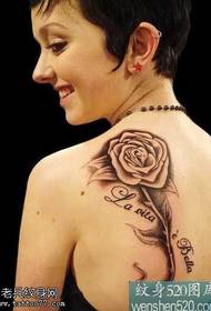Vzor tetování ramenních květů