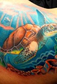 Lindo patrón de tatuaxe de tortuga e fondo mariño