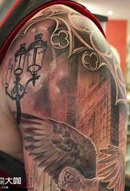 Shoulder lamp oil tattoo pattern