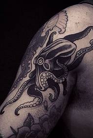 Mokhoa o mong oa tattoo ea squid