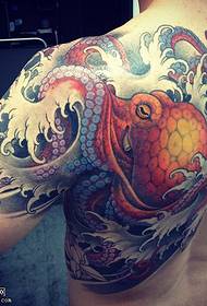 Axlarröd stor bläckfisk tatueringsmönster