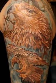 Patrón de tatuaje de brazo grande de águila colorida de estilo realista