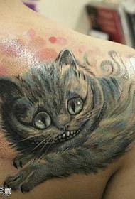 Modèle de tatouage de chat à l'épaule