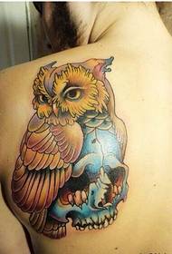 Vasikana mafudzi mafashoni akanaka anotaridzika owl tattoo maitiro mifananidzo