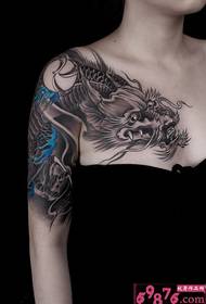Fotos de tatuagem de menina dominadora dragão xale
