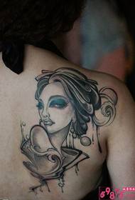 Малюнок в стилі чорнила красивий аватар плече татуювання
