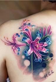 Gyönyörű és gyönyörű kinézetű brokát tetoválás képe