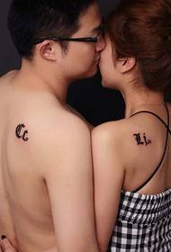 Pasangan bahu fashion tato sederhana