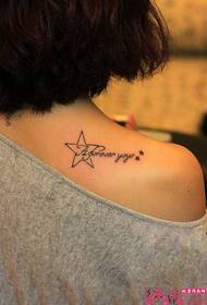Chica hombros estrellas fotos de tatuajes frescos en inglés