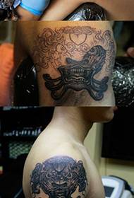 Ώμος παραδοσιακή θρησκευτική εικόνα τατουάζ