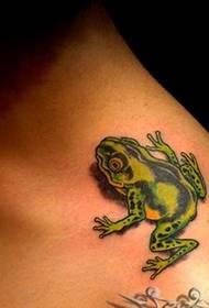 Realistisches kleines Frosch-Tätowierungsmusterbild auf der Schulter