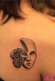 Zadné rameno európske a americké masky ruže tetovanie obrázok