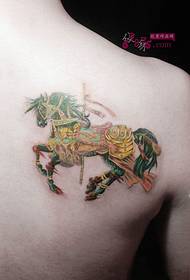 Personalitate imagine de tatuare a umărului cal