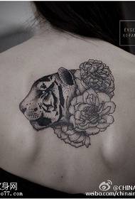 Κλασικό σχέδιο τατουάζ λουλουδιών τίγρη παιωνία
