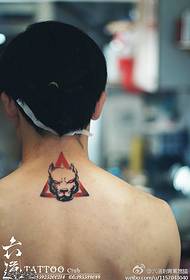 Padrão de tatuagem triângulo legal Shar Pei