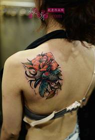 Käfer Rose Beauty Scented Shoulder Tattoo Bild