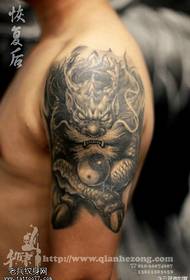 Modello di tatuaggio totem drago stile cinese