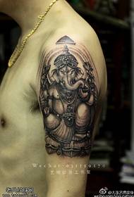 Реална и реалистична тетоважа слона