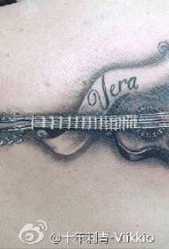 Patrón clásico de tatuaxe de violín
