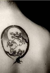 Perséinlechkeet Schulterbaum Hond Tattoo Muster Bild