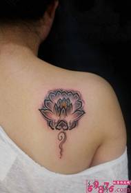 Immagine tatuaggio tatuaggio spalla di loto creativo