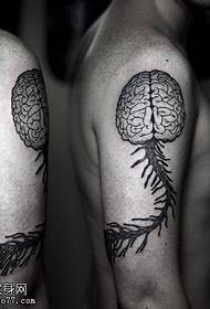 Modello di tatuaggio del cervello pungente nero e grigio