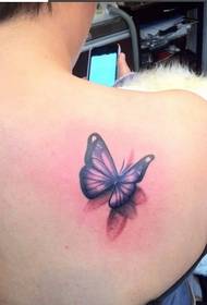 90人の美しい女性の肩の美しい蝶のタトゥーパターンの写真
