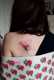Picha ya tattoo ya mtindo wa bega la uzuri