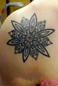 Shoulder flower totem tattoo picture