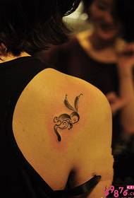Zadné rameno roztomilé piky zajačik tetovanie obrázok