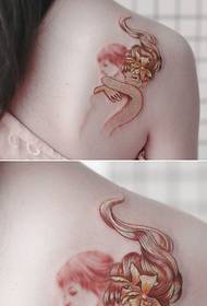 Prekrasna ramena dvostruki cvijet djevojke slike tetovaža