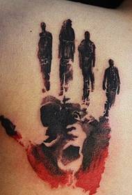 Слика дјечака на рамену длан апстрактна слика узорака тетоваже