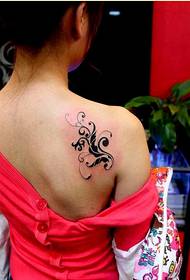 Moda bellezza spalle belle immagini di modelli di tatuaggi totem