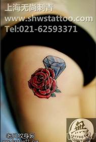 精美的玫瑰钻石纹身图案