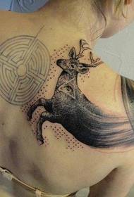 Pictiúr de phátrún patrún tattoo fianna ar an ngualainn